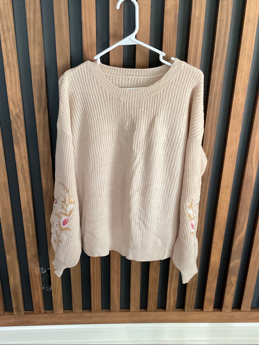SHEIN Cream Knit Crewneck Sweater with Floral Sleeve Embroidery